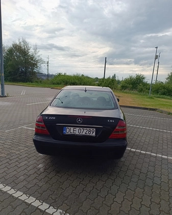 Mercedes-Benz Klasa E cena 13500 przebieg: 310000, rok produkcji 2003 z Wrocław małe 92